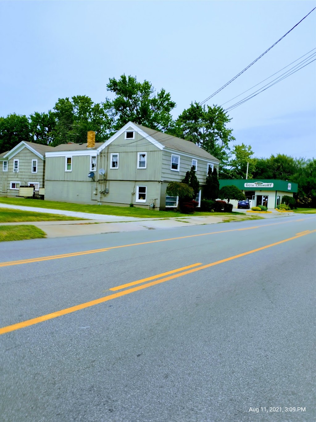 Bennys Coin Laundry | 239 E Main St, Geneva, OH 44041, USA | Phone: (440) 850-1844