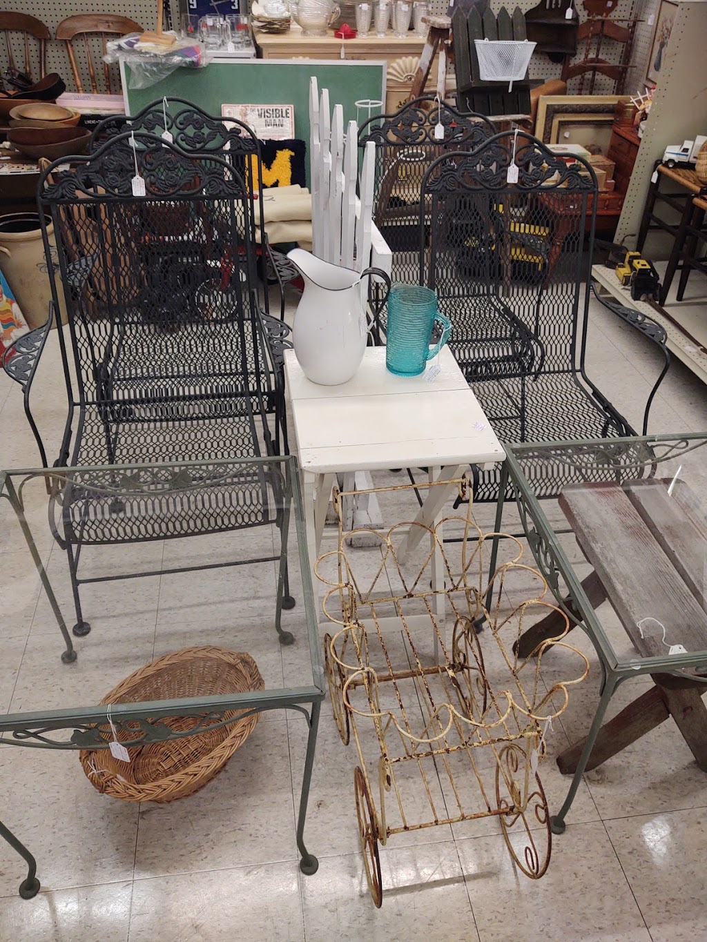 Maumee Antique Mall | 1552 S Reynolds Rd, Maumee, OH 43537, USA | Phone: (419) 893-2468