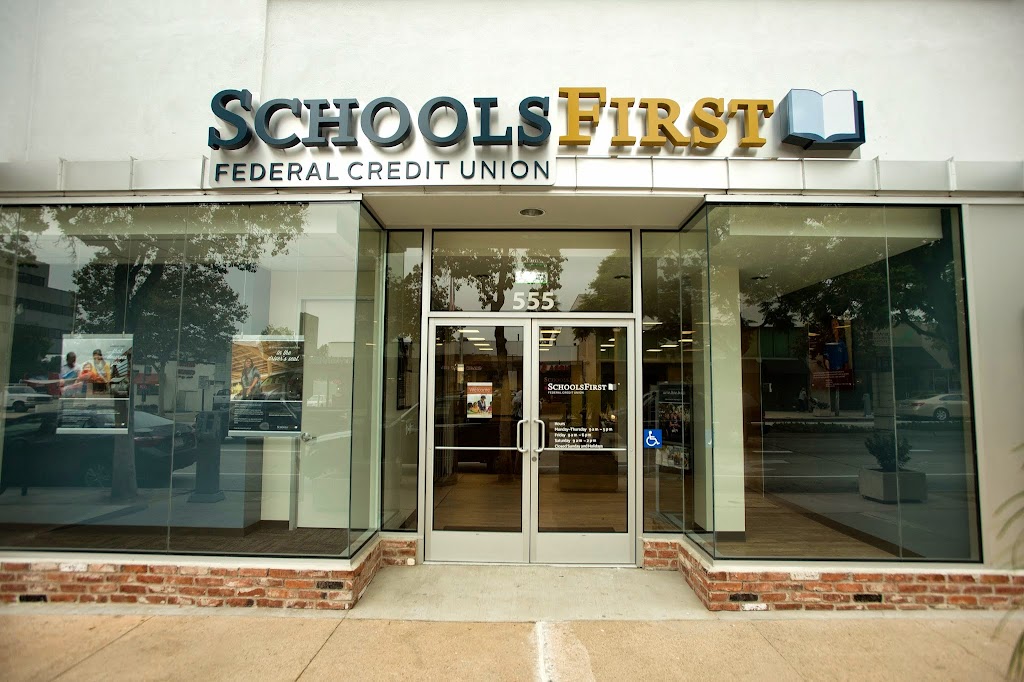 SchoolsFirst Federal Credit Union - Pasadena | 555 S Lake Ave, Pasadena, CA 91101, USA | Phone: (800) 462-8328