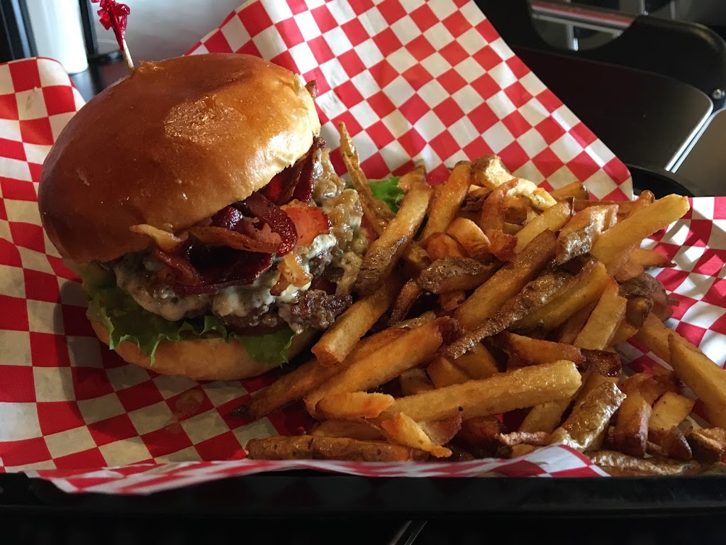 Big Burger | 8777, 3322 Fort Worth Hwy, Hudson Oaks, TX 76087 | Phone: (817) 594-2785