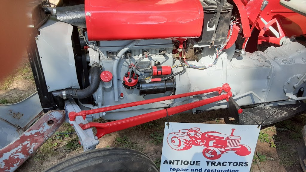 Antique tractors | 12400 NC-47, Denton, NC 27239, USA | Phone: (336) 479-8202