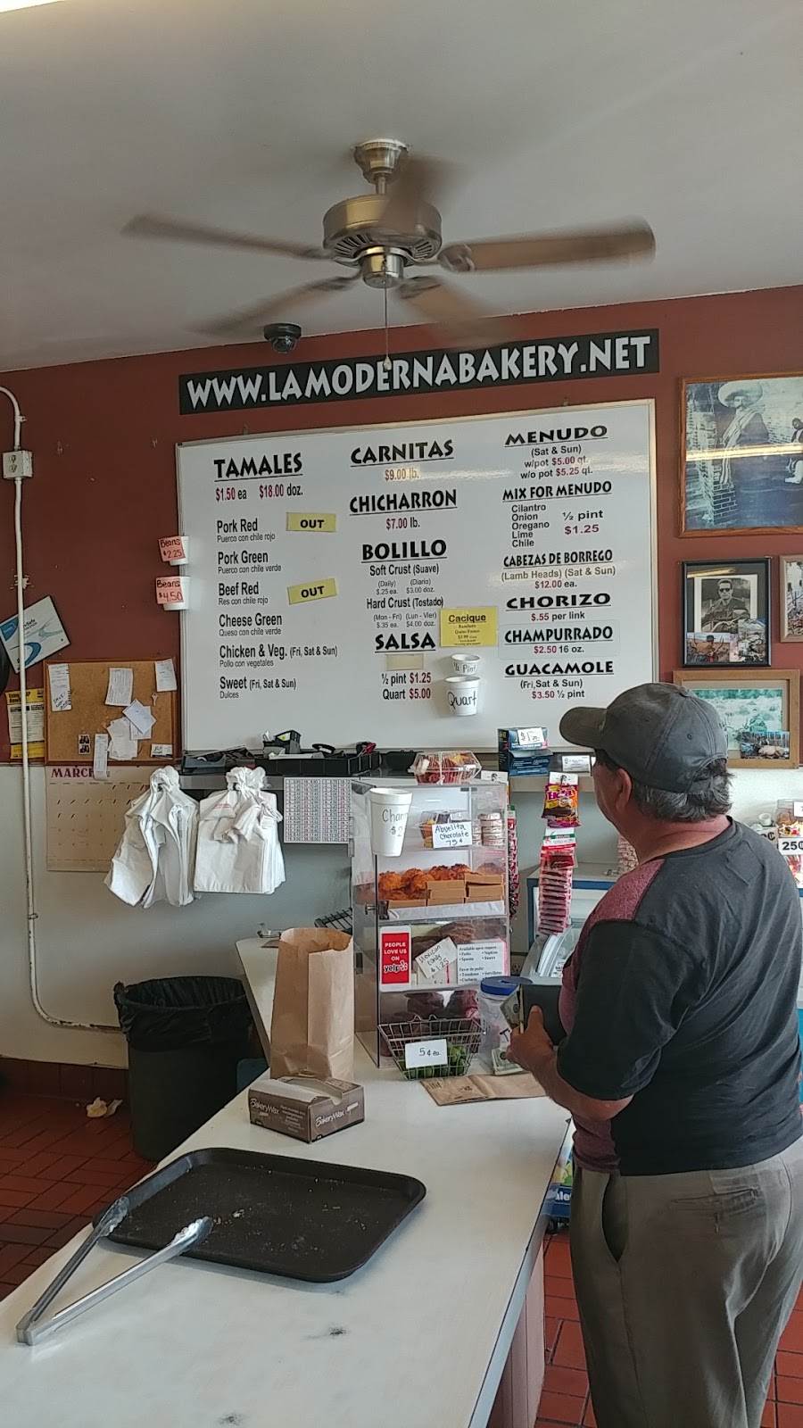 La Moderna Bakery | 8035 1/2 Norwalk Blvd, Whittier, CA 90606, USA | Phone: (562) 695-9414