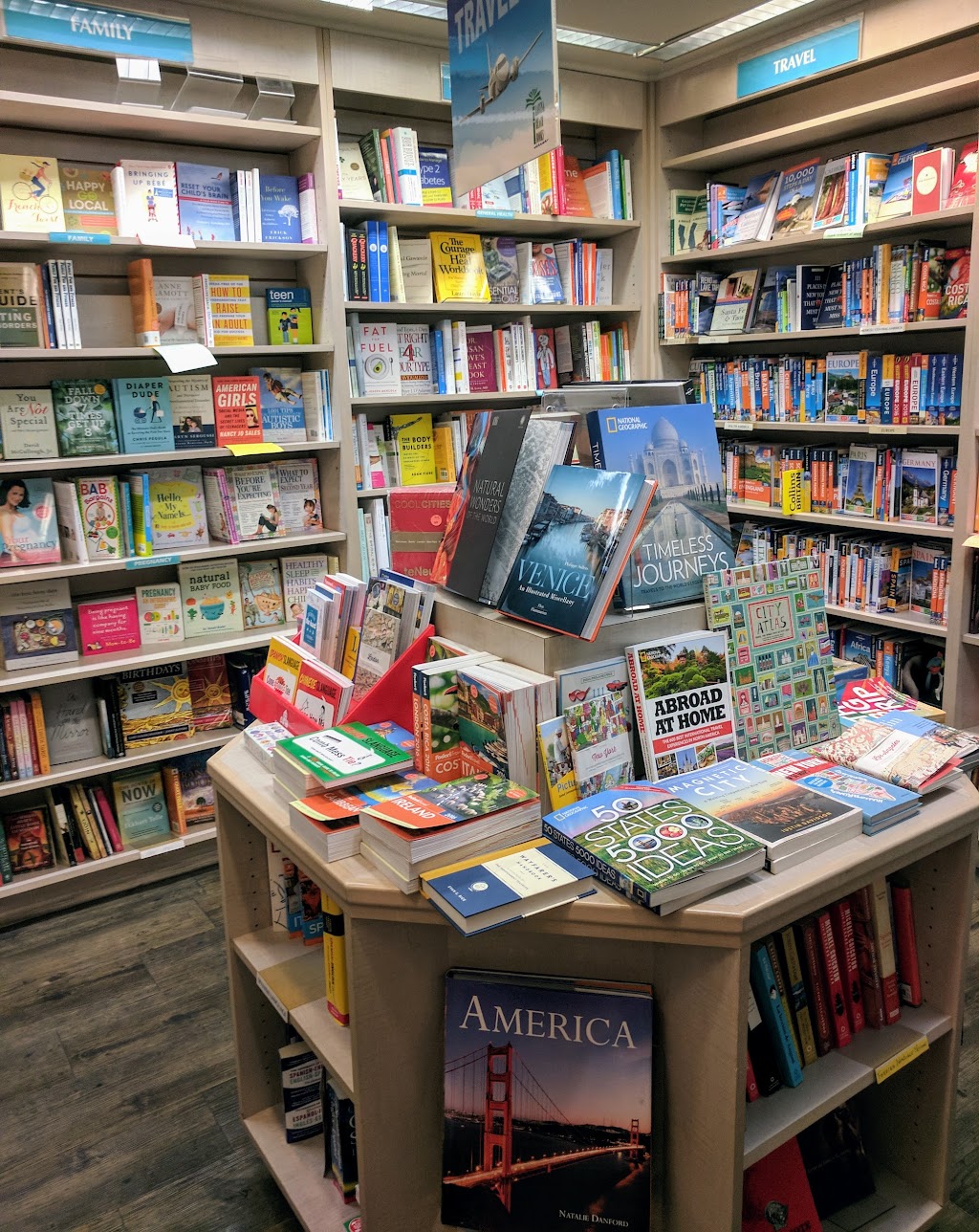 Laguna Beach Books | 1200 S Coast Hwy, Laguna Beach, CA 92651, USA | Phone: (949) 494-4779