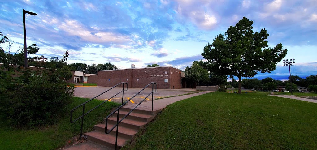 Frost Lake Elementary School | 1505 Hoyt Ave E, St Paul, MN 55106, USA | Phone: (651) 293-8930