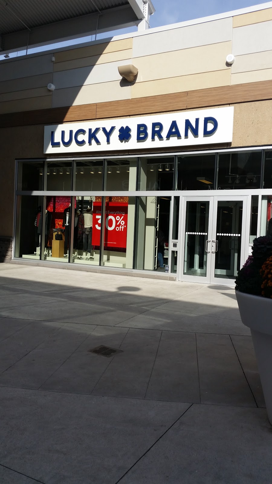 Lucky Brand | 300 Taylor Rd, Niagara-on-the-Lake, ON L0S 1J0, Canada | Phone: (905) 685-5336