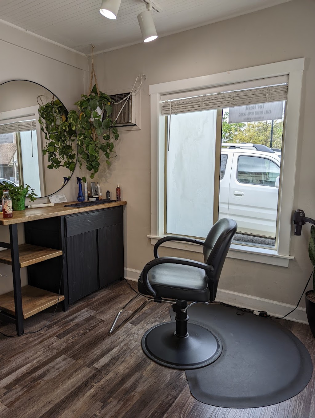 Bridge Street Salon | 4099 Bridge St, Fair Oaks, CA 95628, USA | Phone: (916) 878-9092