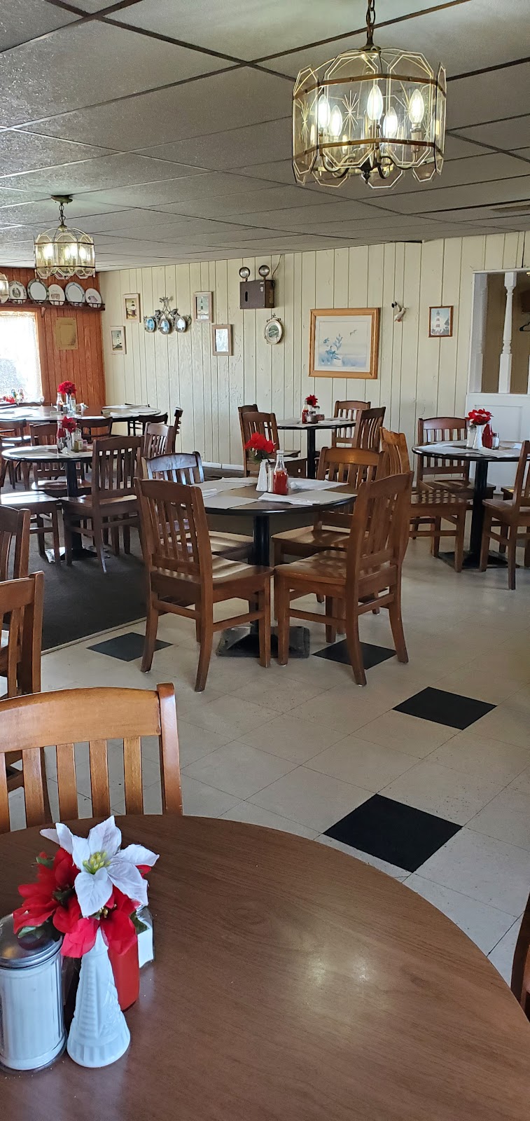 Lavernes Restaurant | 934 Jefferson Rd, Waynesburg, PA 15370, USA | Phone: (724) 883-2643