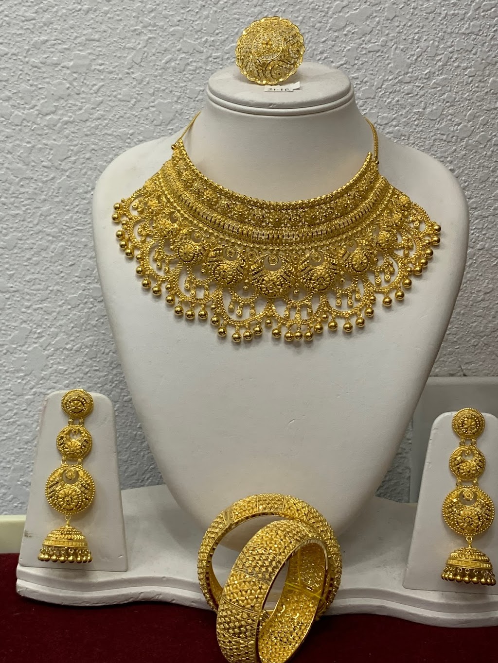 Laxmi Jewelers (By appointment only. Please call) | 2521 Airport Fwy, Irving, TX 75062, USA | Phone: (214) 441-0091