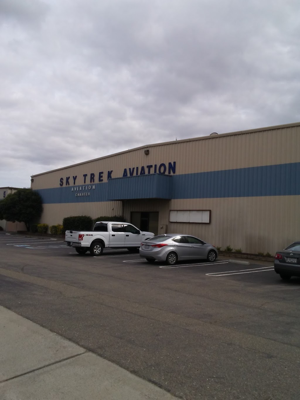 Modesto City–County Airport | 617 Airport Way, Modesto, CA 95354 | Phone: (209) 577-5318