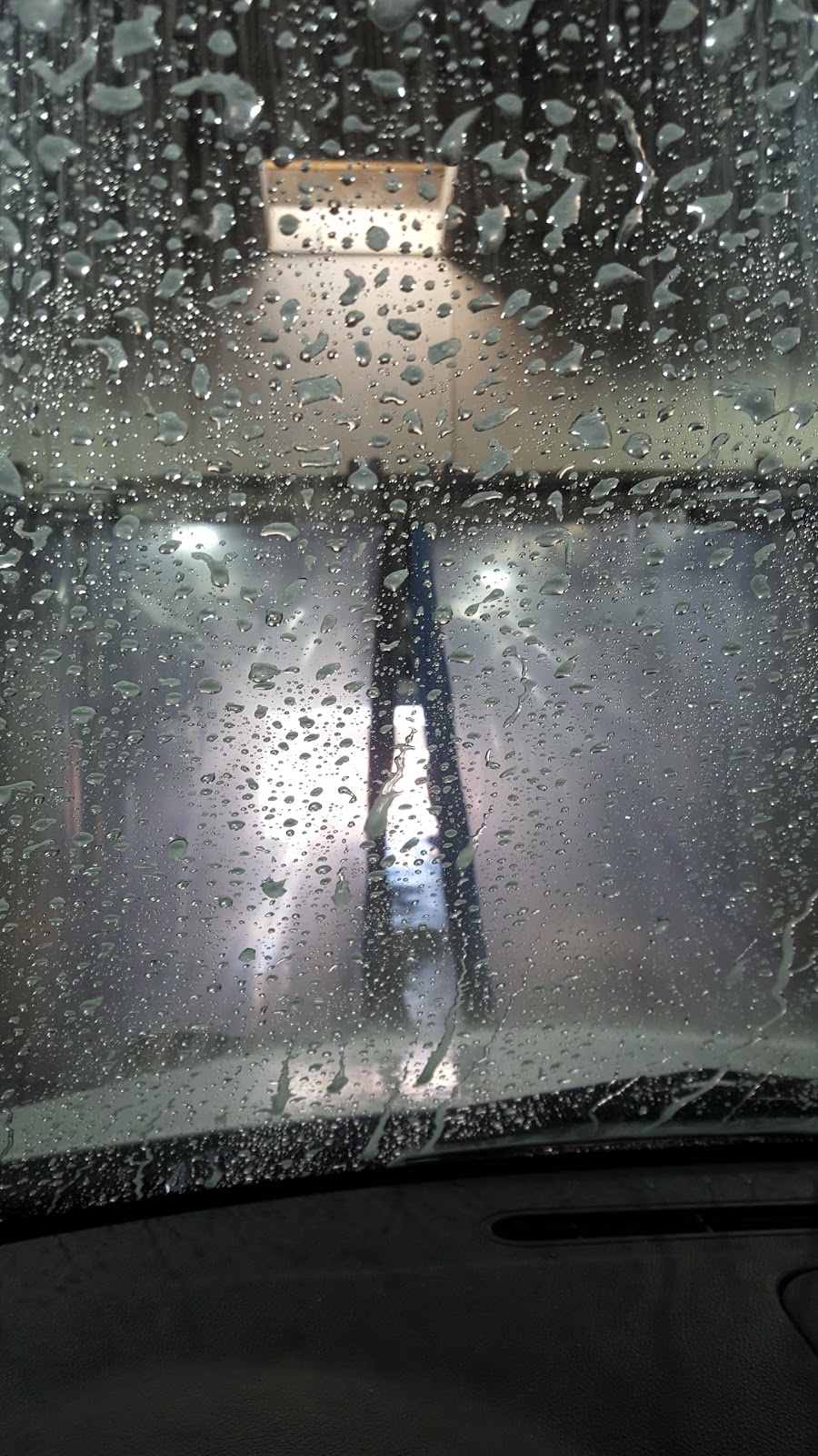 Crew Carwash | 7424 E Washington St, Indianapolis, IN 46219, USA | Phone: (317) 359-1818