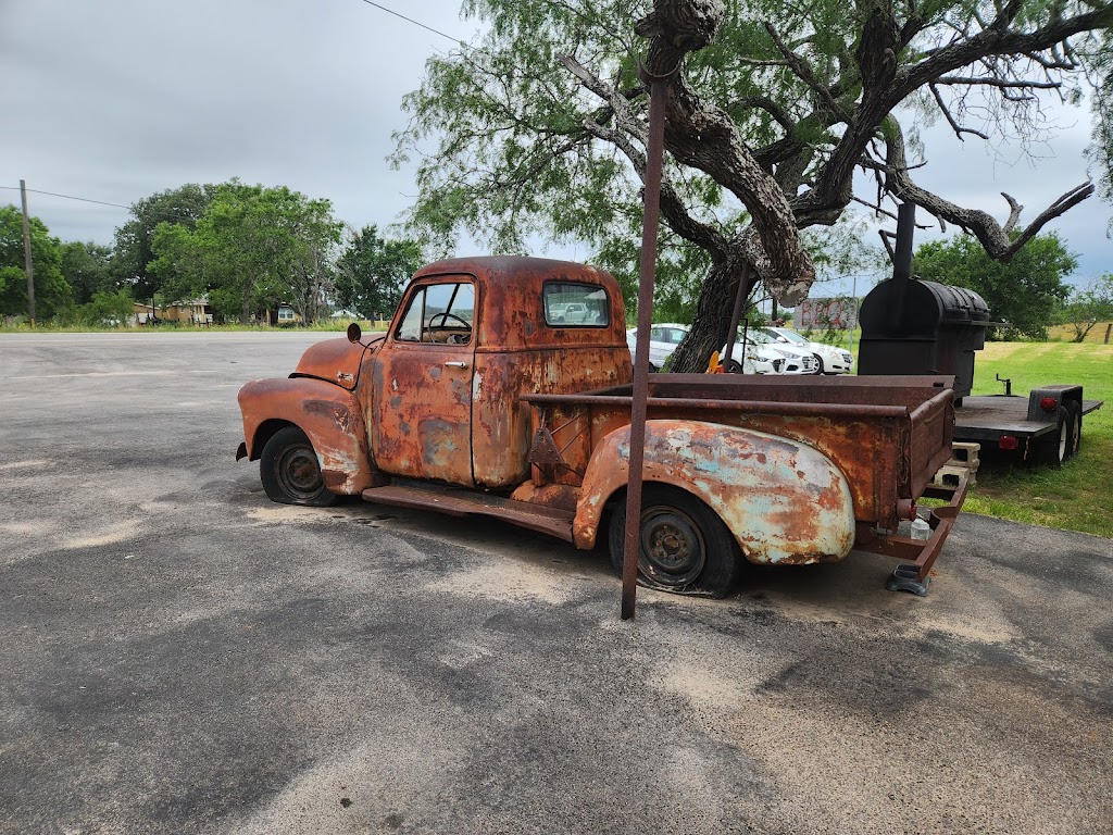 We Slaughter Barbecue | 1073 TX-304, Bastrop, TX 78602, USA | Phone: (512) 321-7297