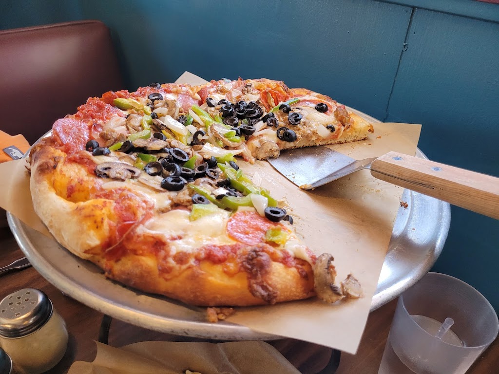 Buonos Pizzeria | 401 W Willow St, Long Beach, CA 90806, USA | Phone: (562) 595-6138