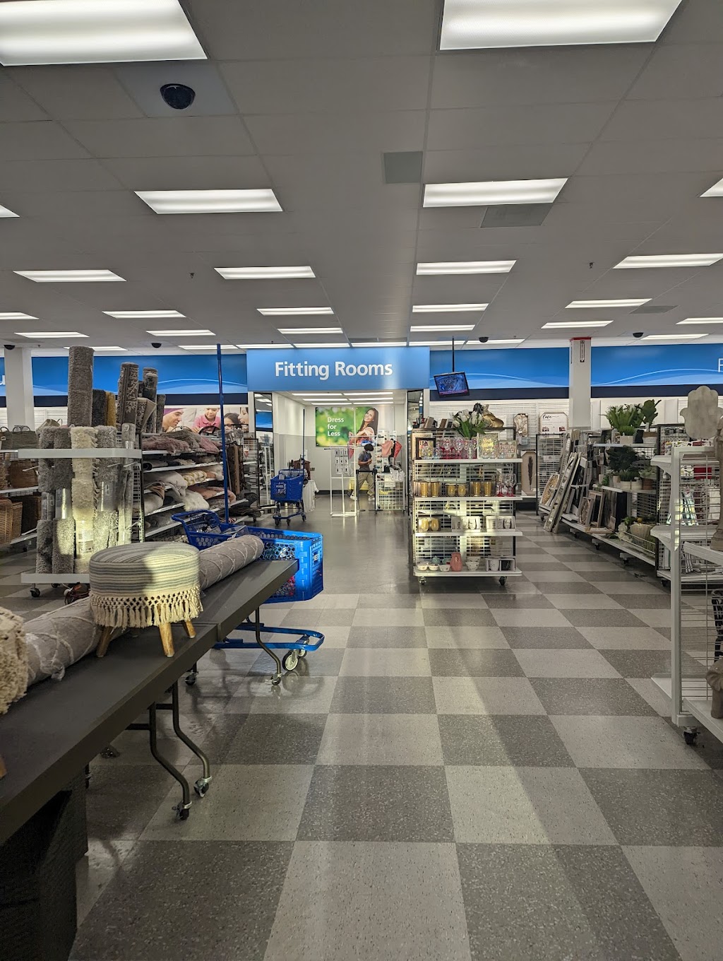 Ross Dress for Less | 1814 Bruce B Downs Blvd, Wesley Chapel, FL 33544, USA | Phone: (813) 973-0038 Ross Dress for Less | 1814 Bruce B Downs Blvd, Wesley Chapel, FL 33544, USA | Phone: (813) 973-0038