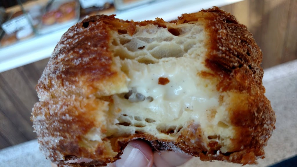 Kettle Glazed Doughnuts | 6211 Franklin Ave, Los Angeles, CA 90028, USA | Phone: (323) 462-2344