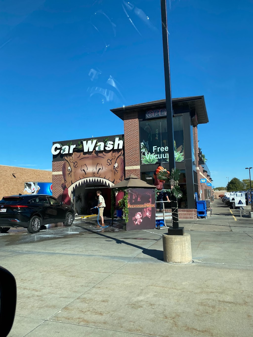 Russell Speeders Car Wash - West Maple | 15505 Spaulding Plaza, Omaha, NE 68116, USA | Phone: (402) 493-4066