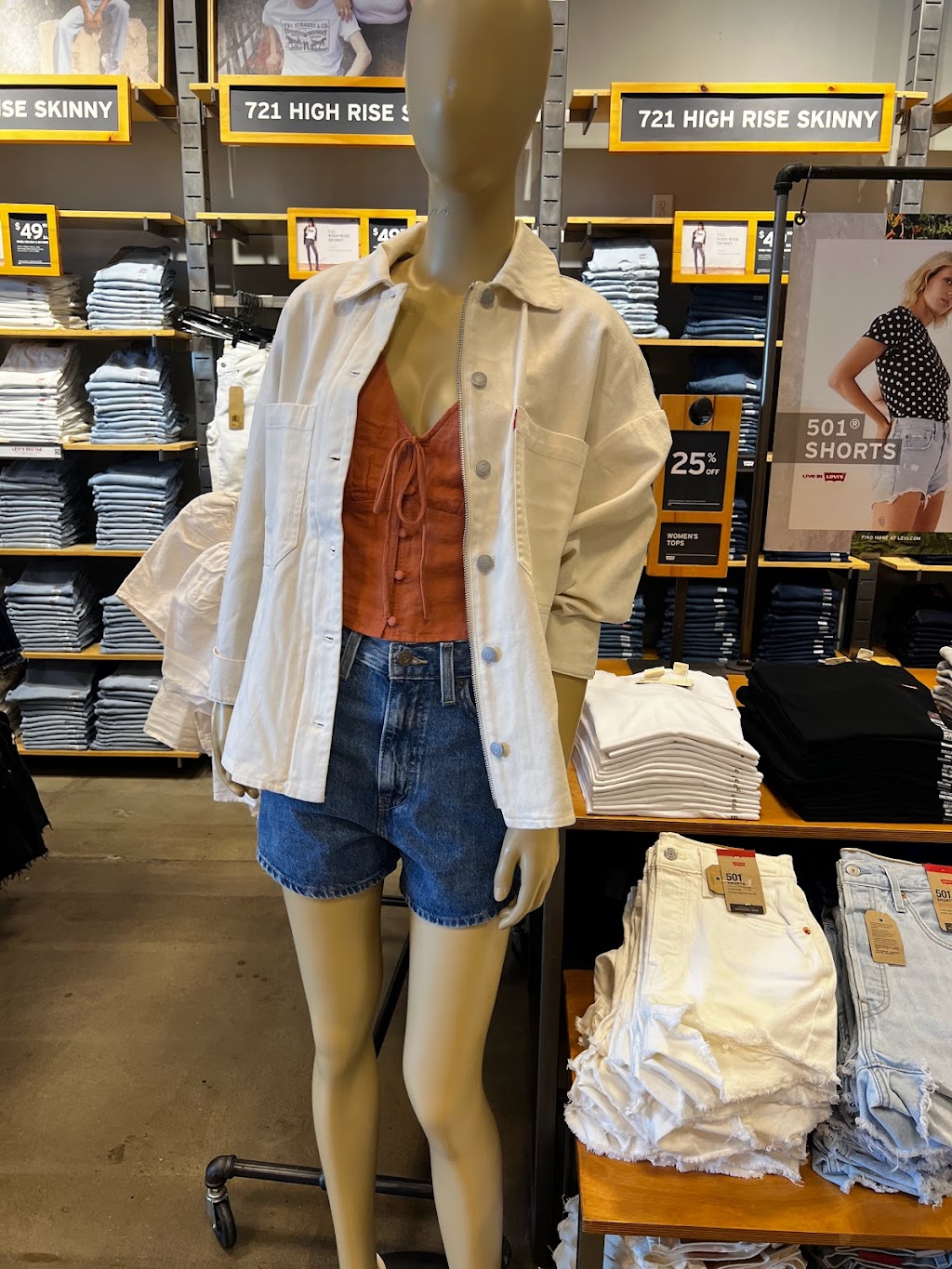 Levis Outlet Store | 2700 FL-16 Suite #400, St. Augustine, FL 32092, USA | Phone: (904) 824-6160