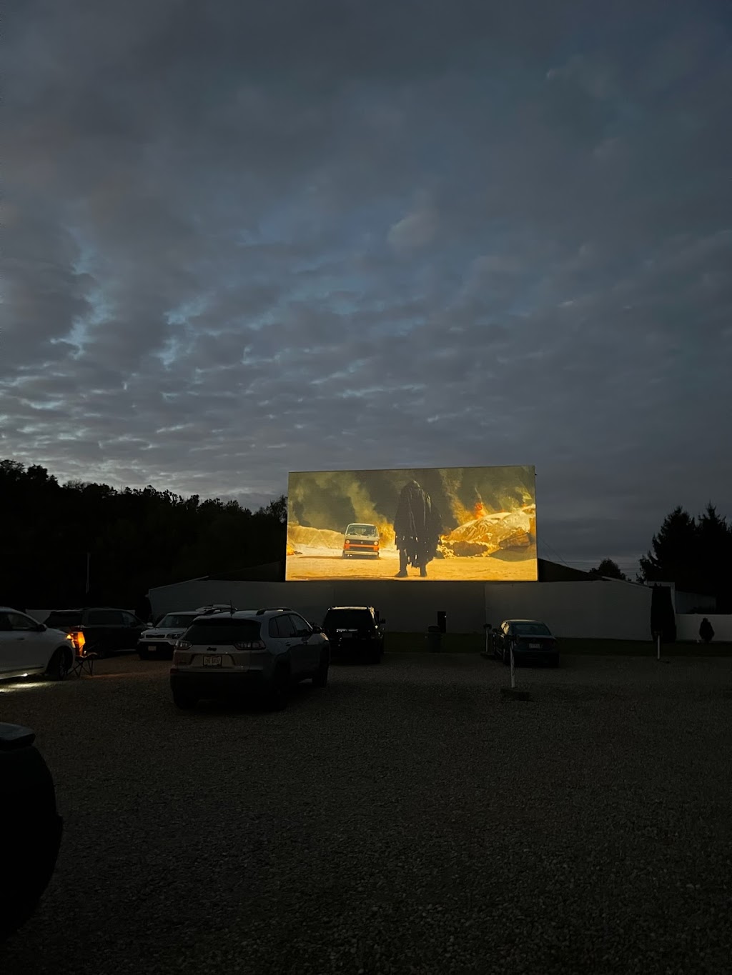 Skyview Drive-In Theatre | 2420 E Main St, Lancaster, OH 43130, USA | Phone: (740) 653-5517