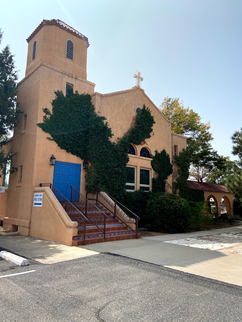 Grace United Methodist Church - church  | Photo 1 of 4 | Address: 420 San Lorenzo Ave NW, Albuquerque, NM 87107, USA | Phone: (505) 344-4152