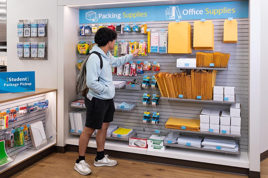 The UPS Store | 1690 Huron Church Rd, Windsor, ON N9C 2L1, Canada | Phone: (519) 977-0404