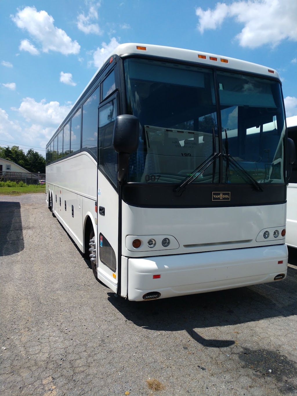 First Class Bus Tours | 4110 N Patterson Ave, Winston-Salem, NC 27105, USA | Phone: (336) 682-6551