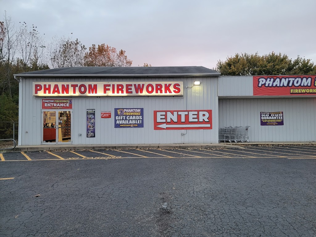 Phantom Fireworks of Bloomingburg | 12973 OH-38, Bloomingburg, OH 43106, USA | Phone: (740) 437-7605