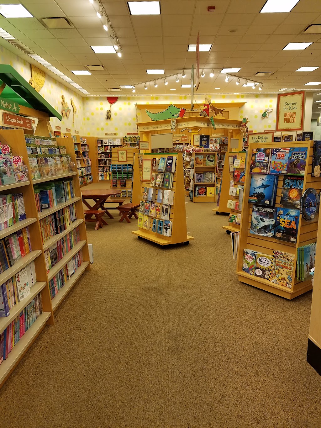 Barnes & Noble Booksellers | Crossing, 6825 Camino Arroyo, Gilroy, CA 95020, USA | Phone: (408) 846-5777