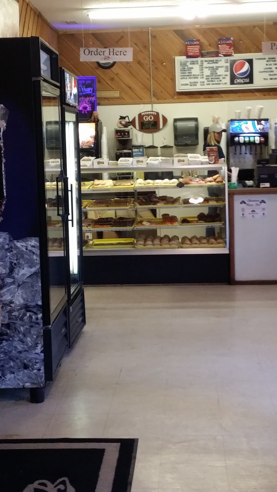 Daylight Donuts | 1101 S McQuarrie Ave, Wagoner, OK 74467, USA | Phone: (918) 485-0360