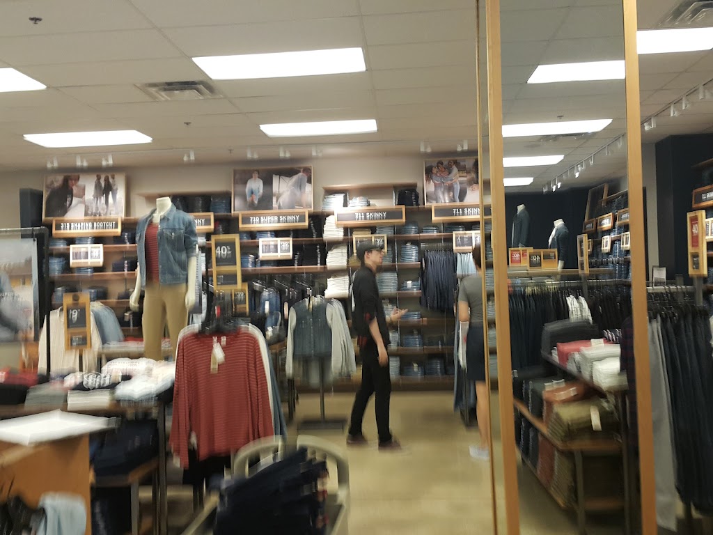 Levi’s Outlet Store | 549 S Chillicothe Rd Suite 392, Aurora, OH 44202, USA | Phone: (330) 562-4902