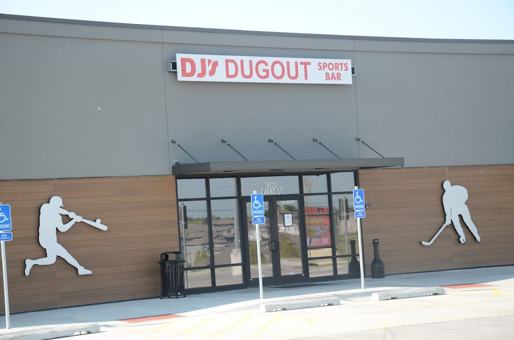 DJs Dugout Sports Bar - Elkhorn | 19020 Evans St, Elkhorn, NE 68022, USA | Phone: (402) 315-1985