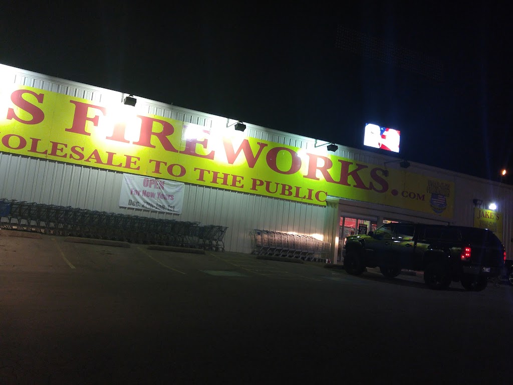 Jakes Fireworks | 5505 W Skelly Dr, Tulsa, OK 74107, USA | Phone: (918) 264-8517