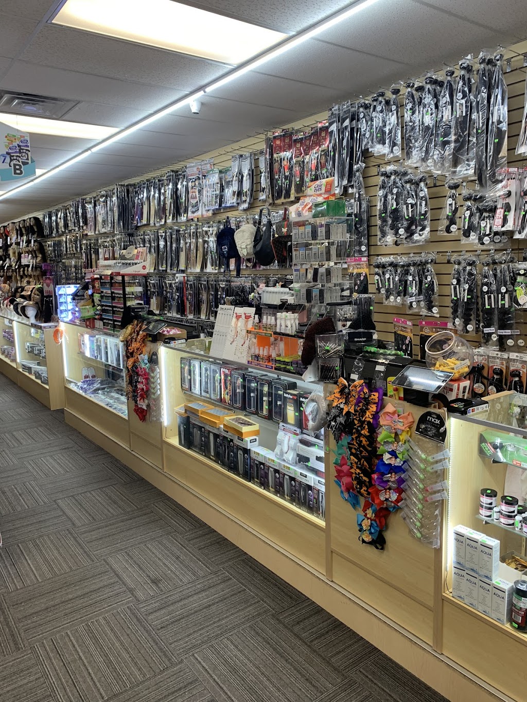 Queens Beauty Supply & Wigs | 335 E Glenwood Lansing Rd, Glenwood, IL 60425, USA | Phone: (708) 856-0456