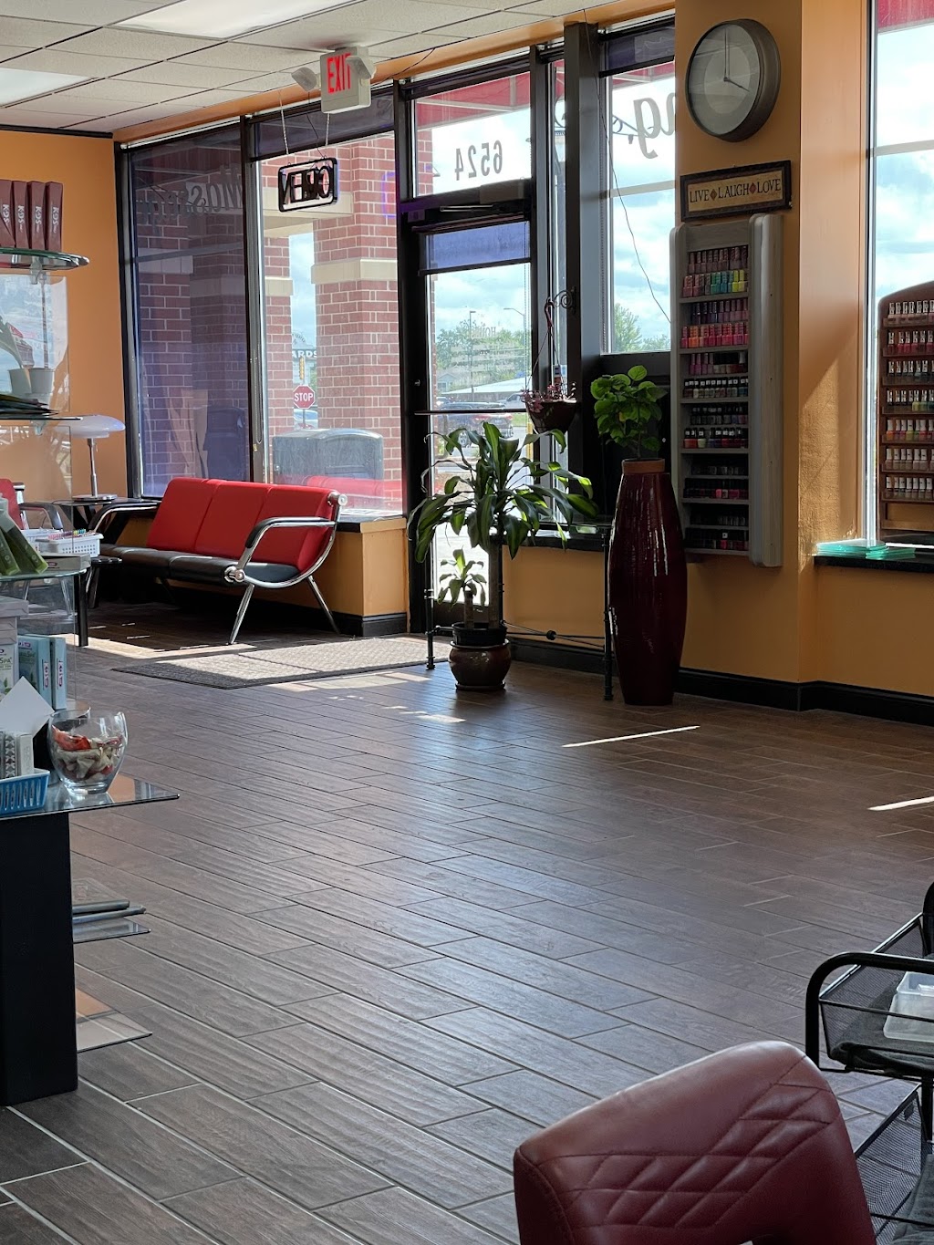 Chic Nail Spa & Hair Salon | 6524 S Lovers Lane Rd, Franklin, WI 53132, USA | Phone: (414) 235-8486