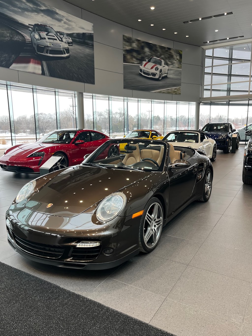 Porsche St Paul | 2490 Maplewood Dr, Maplewood, MN 55109, USA | Phone: (612) 439-5943