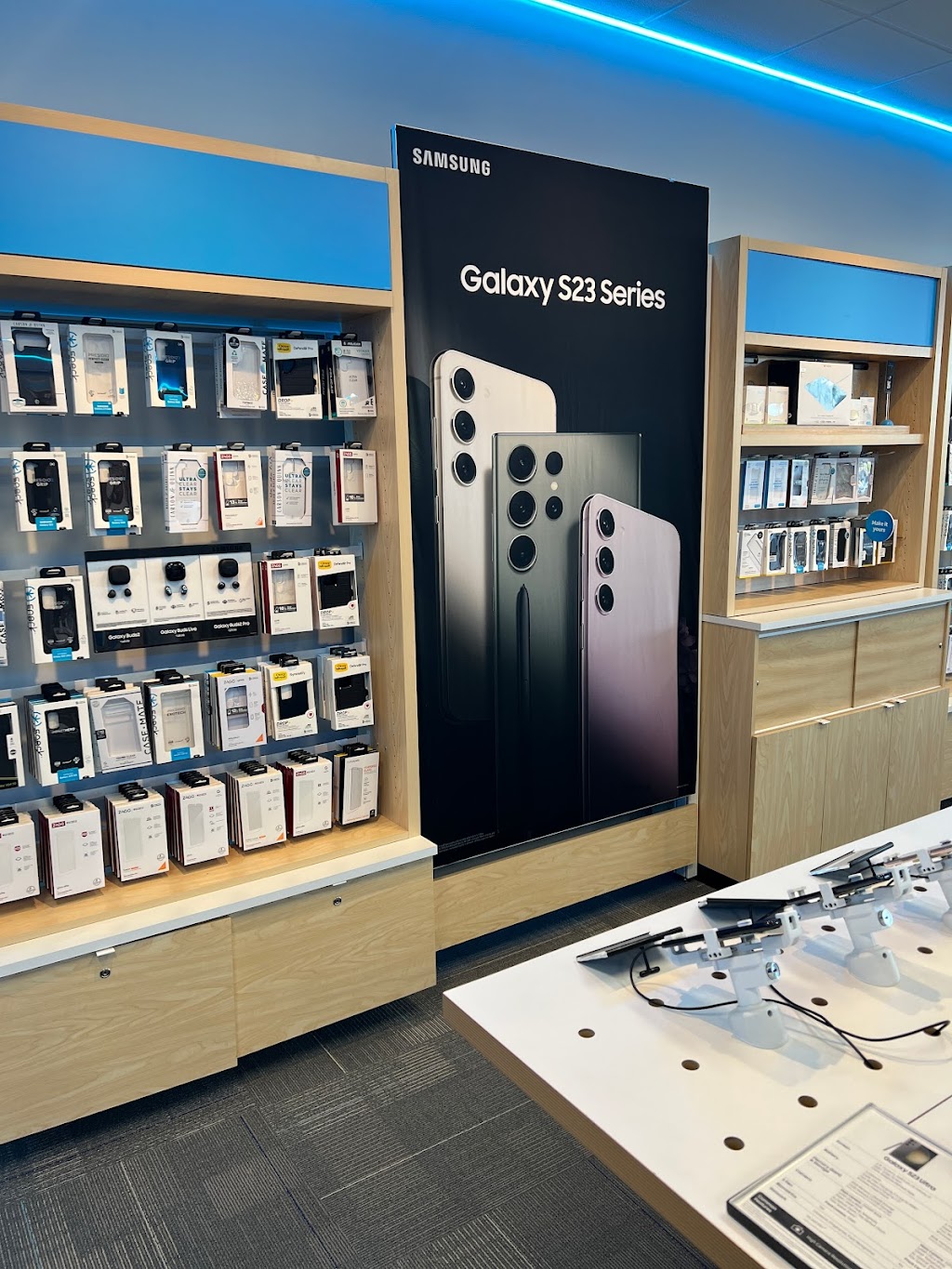 AT&T Store | 1505 E Warner Rd Ste 101A, Gilbert, AZ 85296, USA | Phone: (602) 654-1750