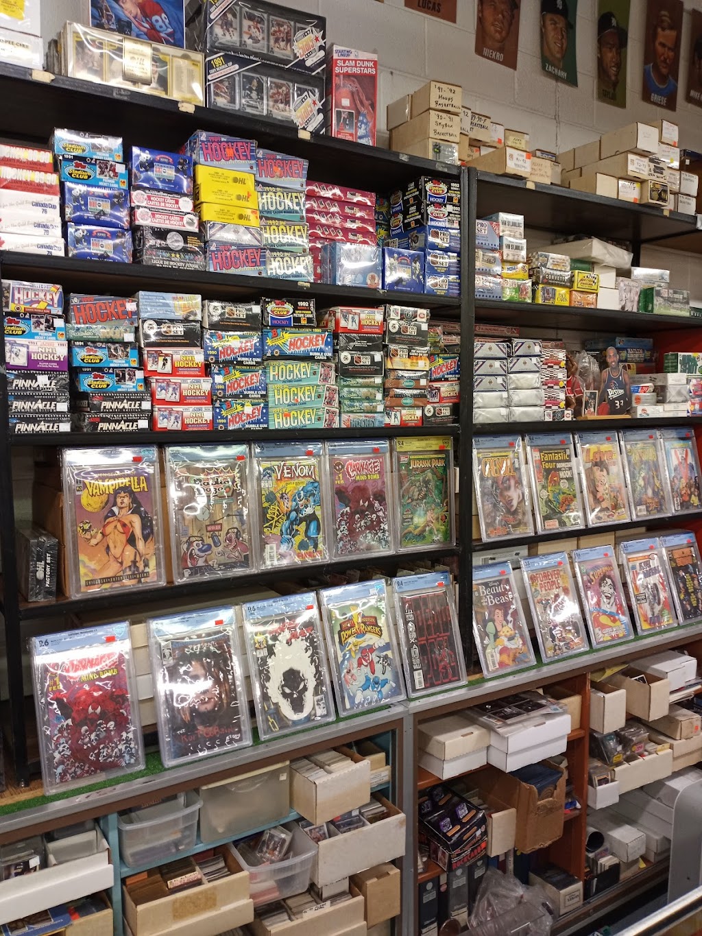 S J Sportscards & Comics | 36409 Gratiot Ave, Clinton Twp, MI 48035, USA | Phone: (586) 792-9797