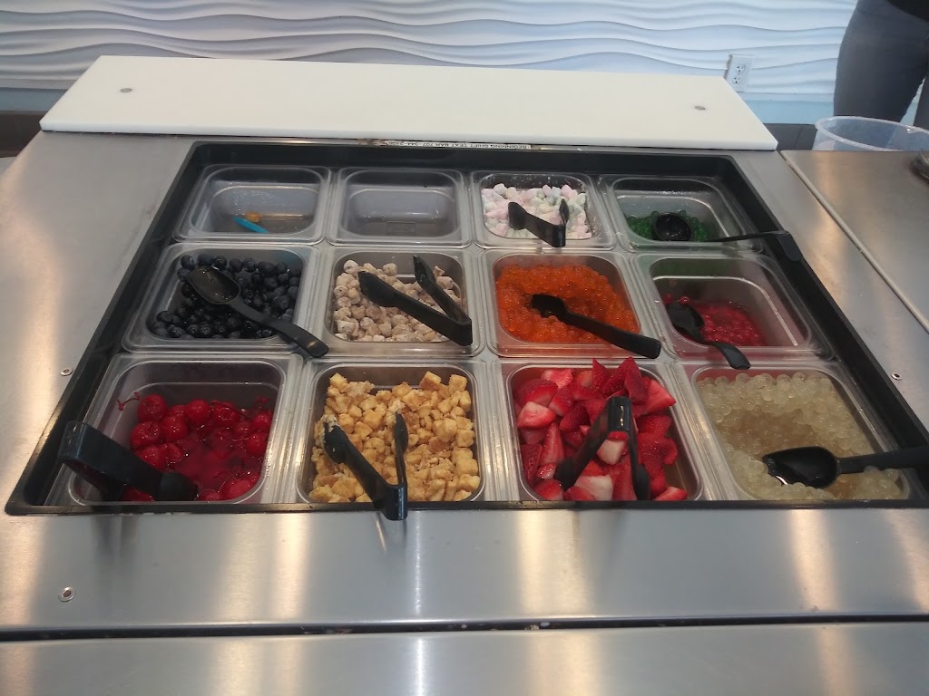 Avalanche Frozen Yogurt | 1500 Oliver Rd, Fairfield, CA 94534, USA | Phone: (707) 422-9500