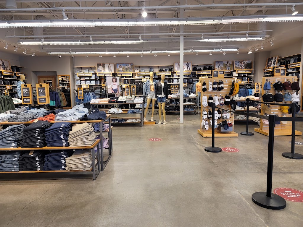 Levi’s Outlet Store | 5003 Willows Rd Suite 116, Alpine, CA 91901, USA | Phone: (619) 659-5886