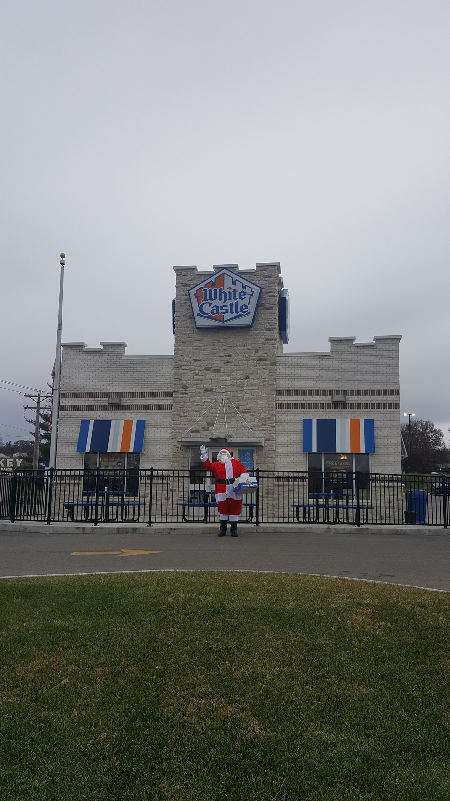 White Castle | 78 Hilltop Village Center Dr, Eureka, MO 63025, USA | Phone: (636) 938-1137