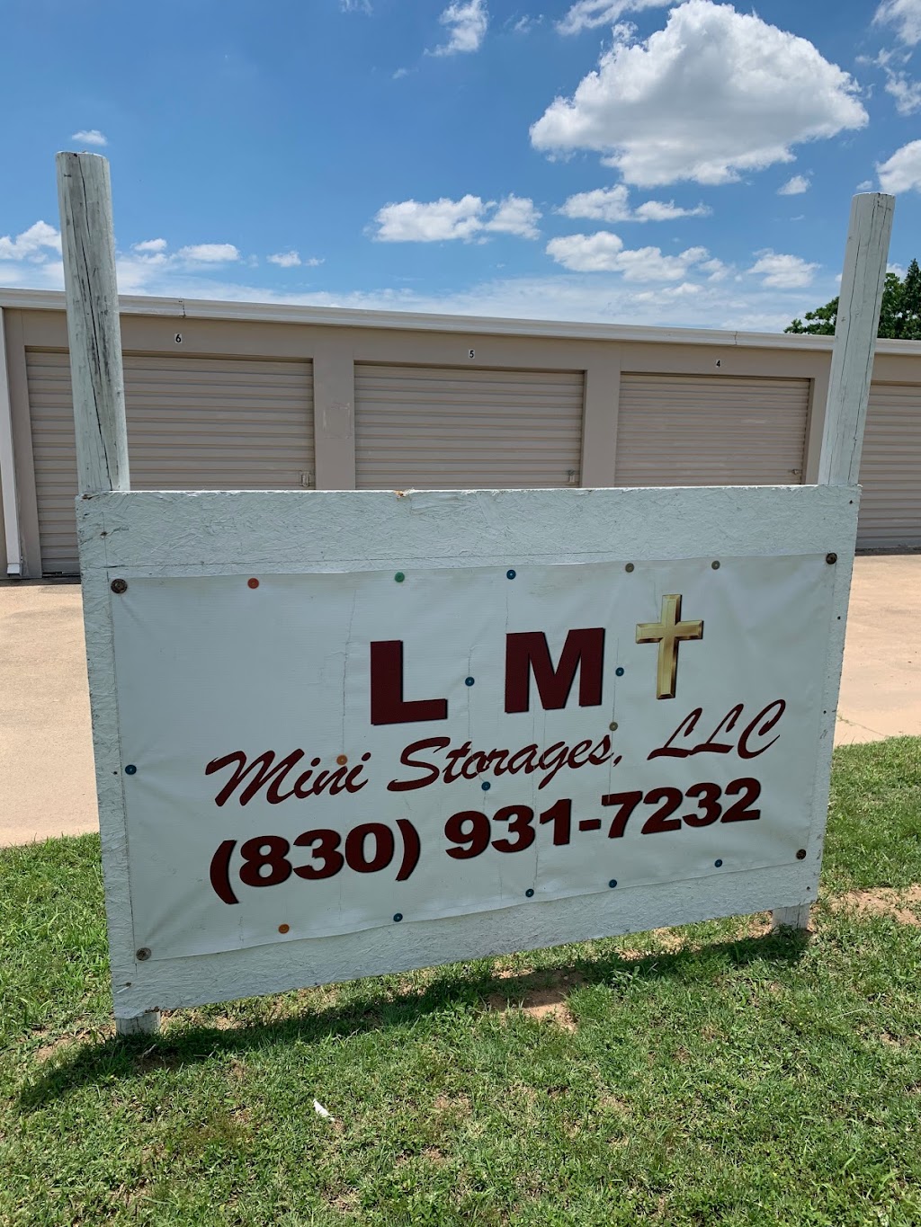 LMT Mini Storages, LLC | 404 State Hwy 132 N, Devine, TX 78016 | Phone: (830) 931-7232