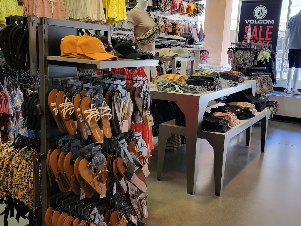 Volcom Outlet | 48400 Seminole Dr STE 510, Cabazon, CA 92230, USA | Phone: (951) 849-8309