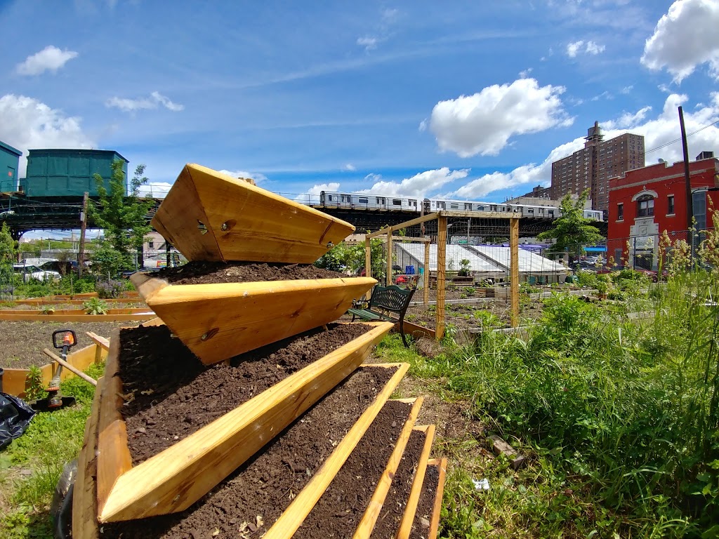 Eagle Slope Community Garden | 582 Westchester Ave, The Bronx, NY 10455, USA | Phone: (212) 639-9675