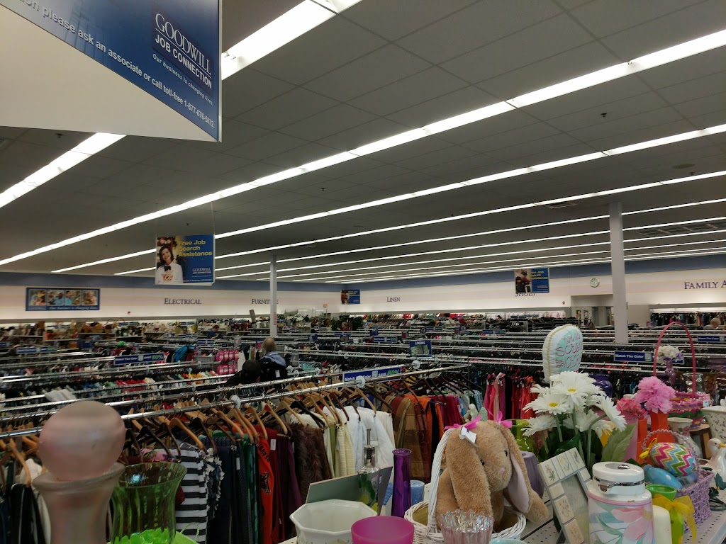 Goodwill Industries of the Columbia Willamette | 2903 Pacific Ave, Forest Grove, OR 97116, USA | Phone: (503) 359-0226