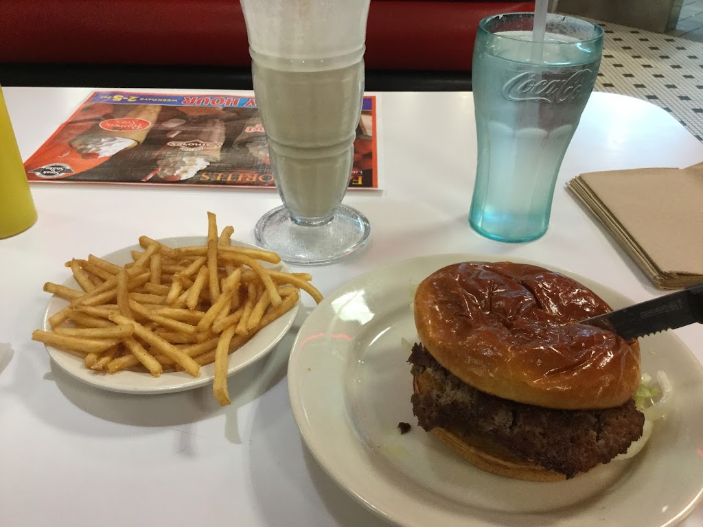 Steak n Shake (Temporarily Closed) | 230 Golfview Dr, Monaca, PA 15061, USA | Phone: (724) 728-4120