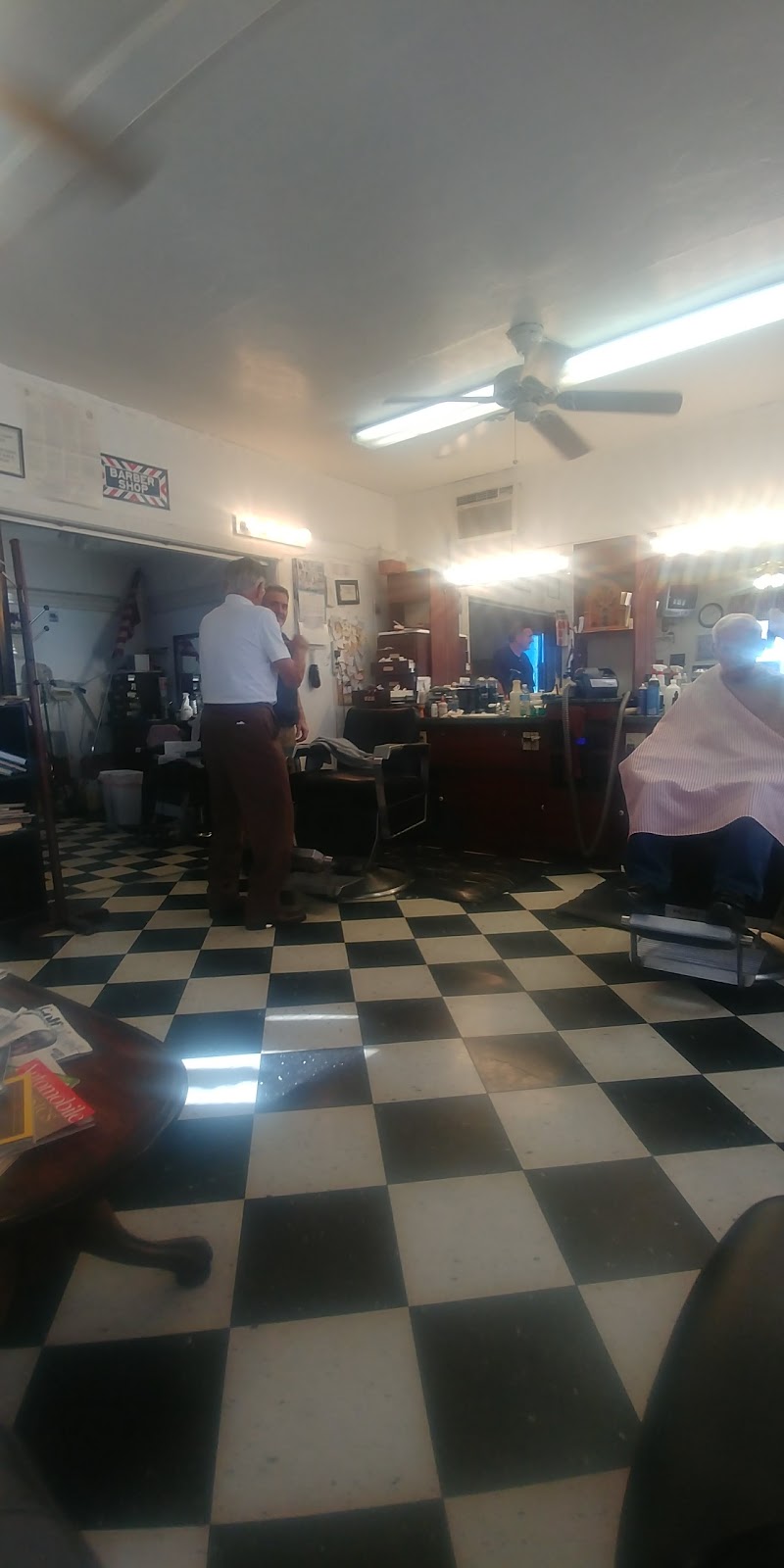 Ye Olde Tyme Barber Shoppe | 3705 W Ramsey St, Banning, CA 92220, USA | Phone: (951) 267-3406