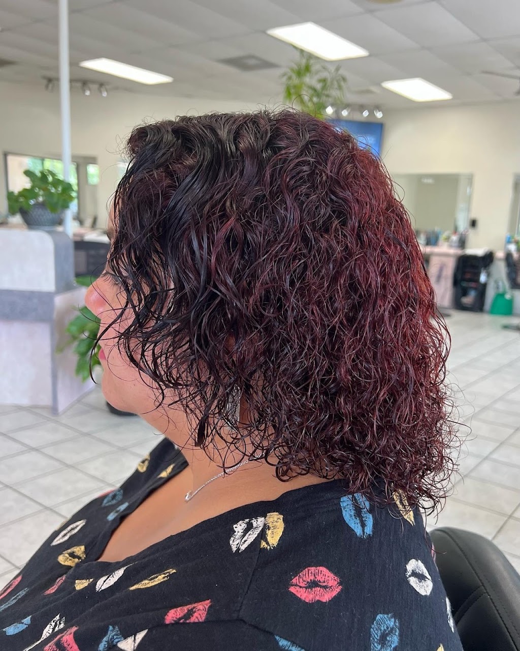 Marilyns Hair Salon | 2826 54th Ave S, St. Petersburg, FL 33712, USA | Phone: (727) 866-1530