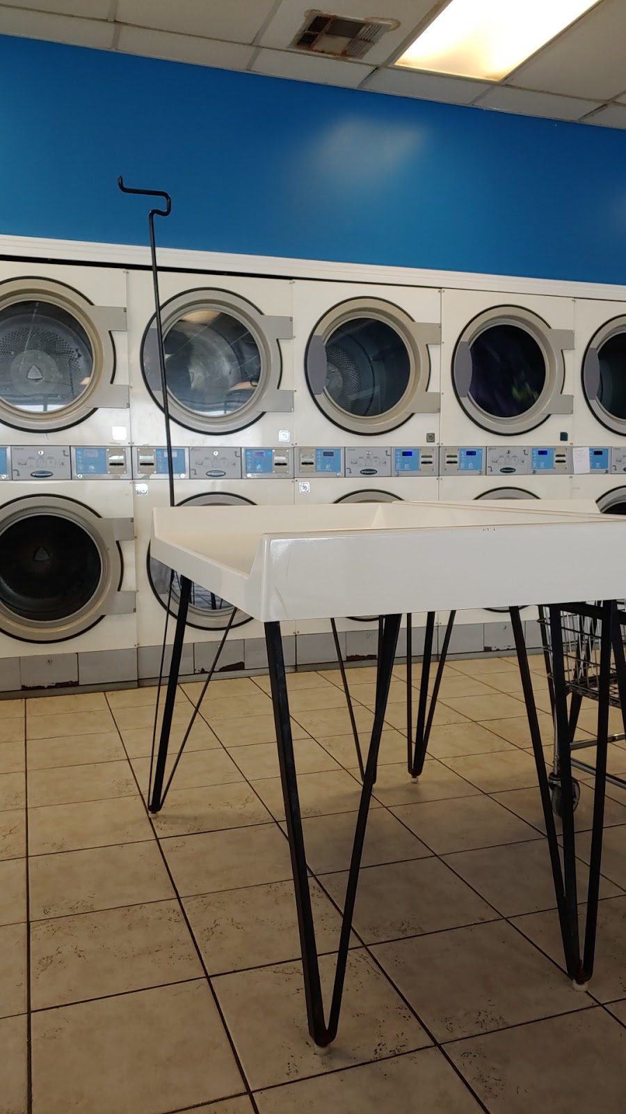 Laundry Station V | 11114 E 21st St, Tulsa, OK 74129, USA | Phone: (918) 262-9023