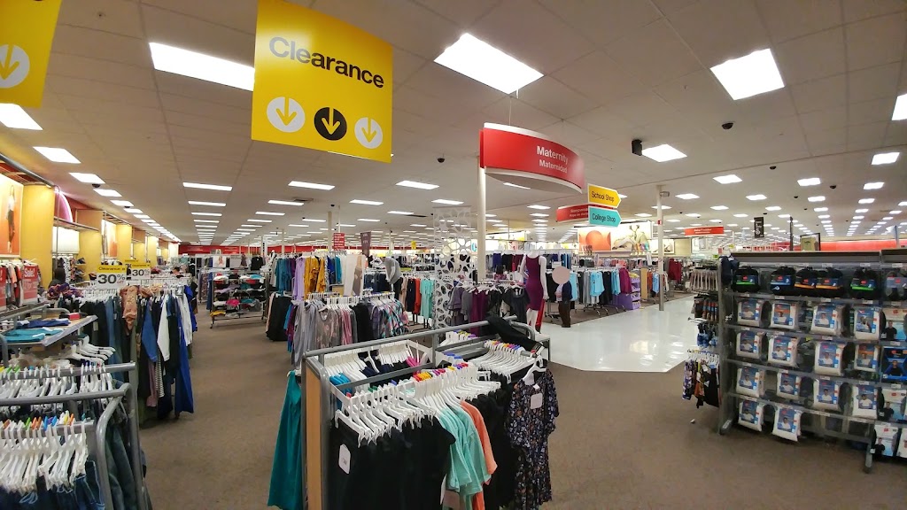 Target | 950 E 33rd St, Signal Hill, CA 90755, USA | Phone: (562) 427-7751