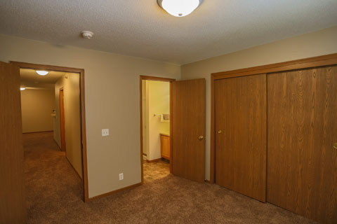 Deerfield Apartment Office | 901 Franklin Ave, Council Bluffs, IA 51503, USA | Phone: (712) 256-4780
