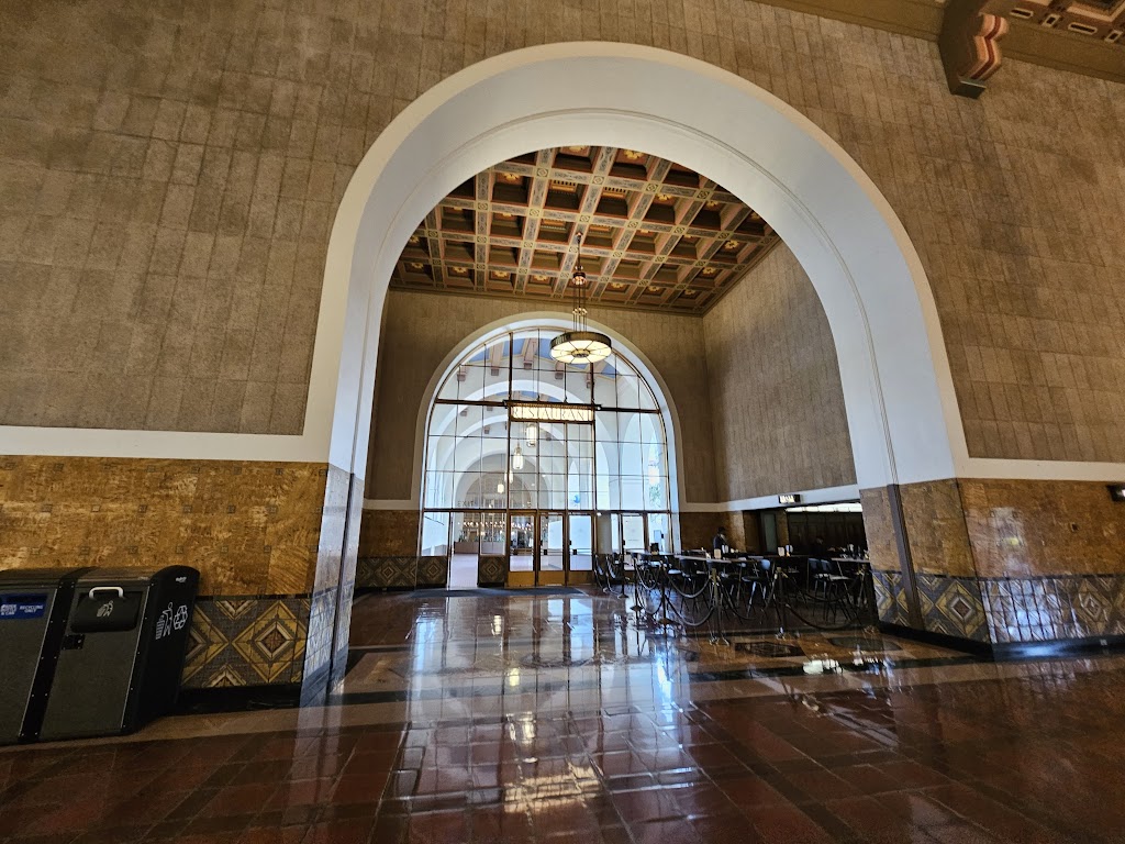 Traxx Restaurant | 800 N Alameda St UNIT 1, Los Angeles, CA 90012, USA | Phone: (323) 470-7094