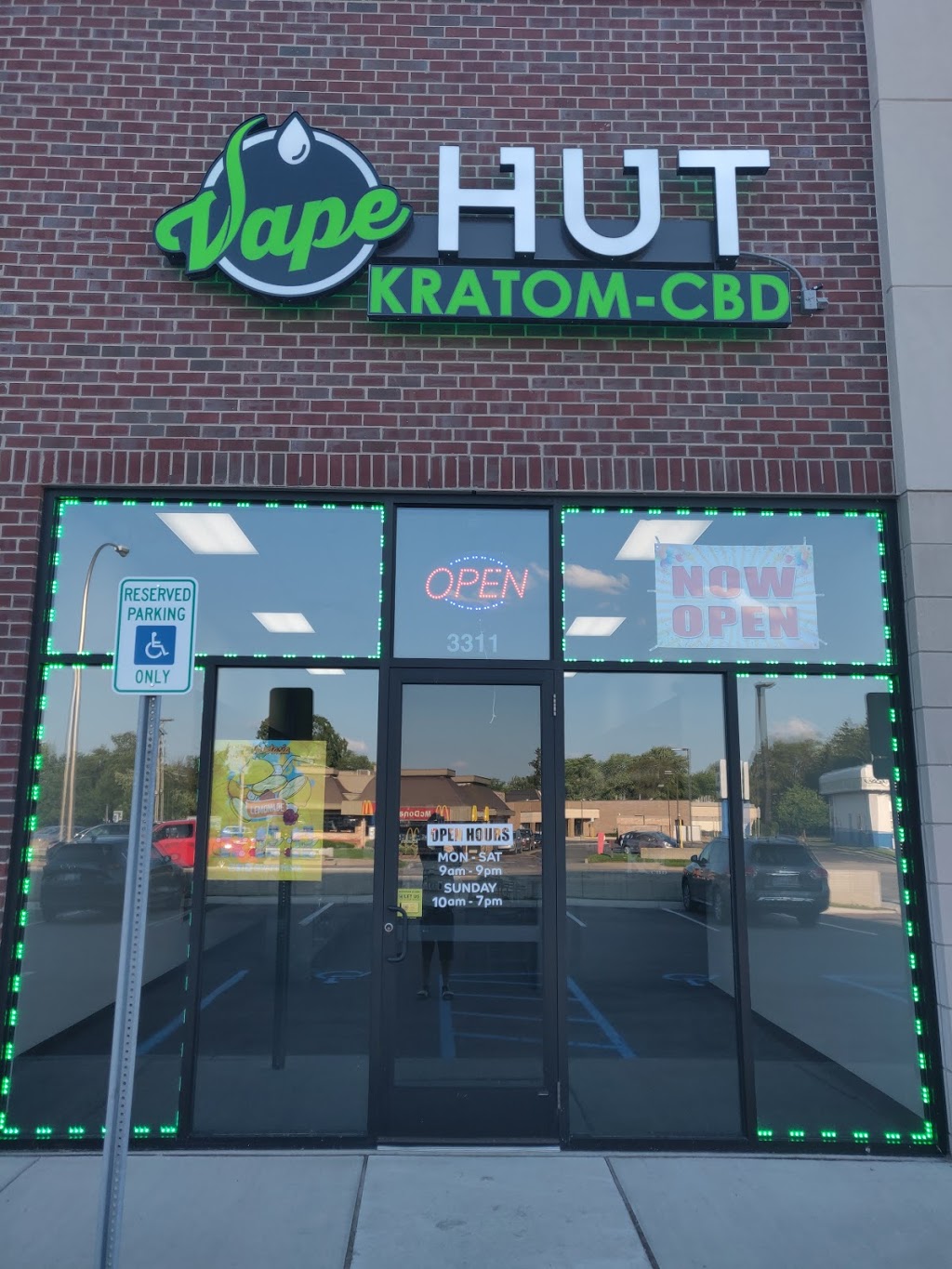 Vape Hut Kratom CBD | 3311 Rochester Rd, Royal Oak, MI 48073, USA | Phone: (248) 439-0494